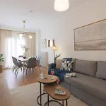 Skyline 3br, Center, 8 Guests *