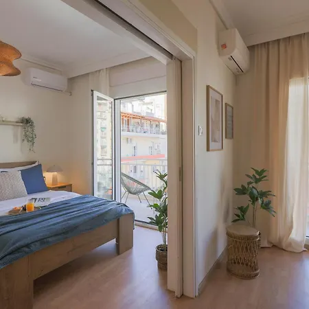Skyline 3br, Center, 8 Guests Apartment
