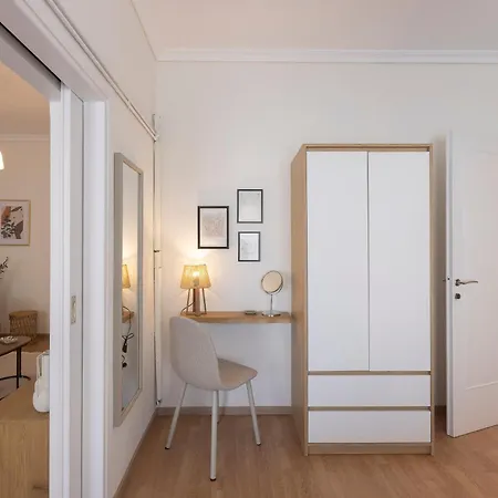 Skyline 3br, Center, 8 Guests Apartment