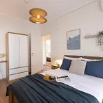 Skyline 3br, Center, 8 Guests