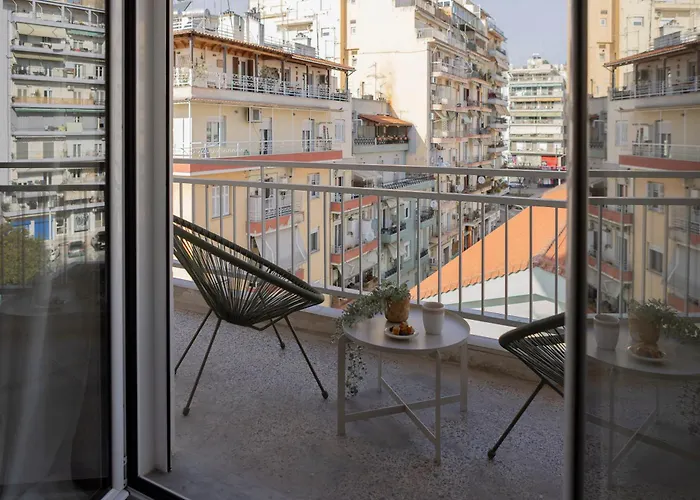 Skyline 3br, Center, 8 Guests سالونيك
